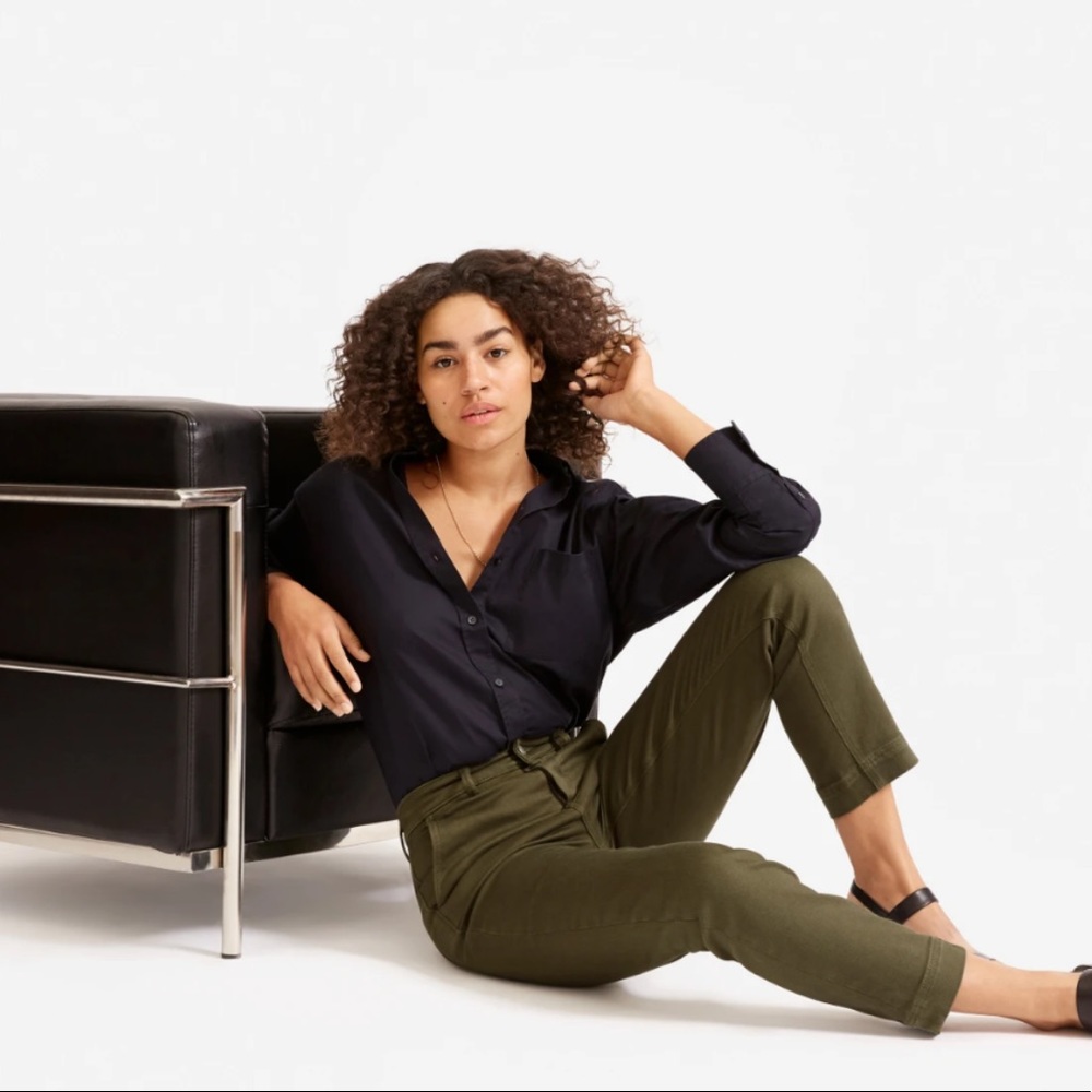 Everlane slim leg crop in lunar green